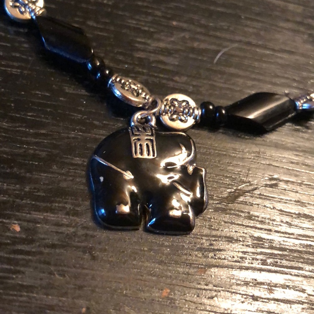 Black elephant set
